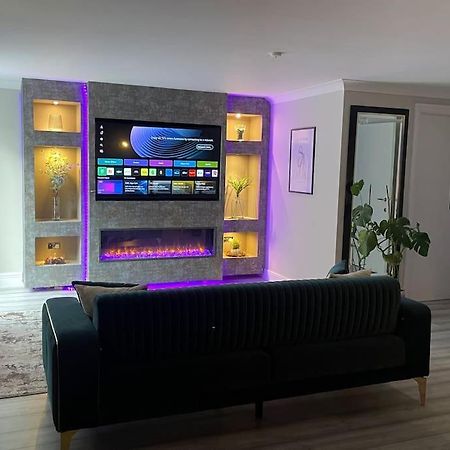 The Exclusive Jacuzzi Apartment Birmingham Exterior photo