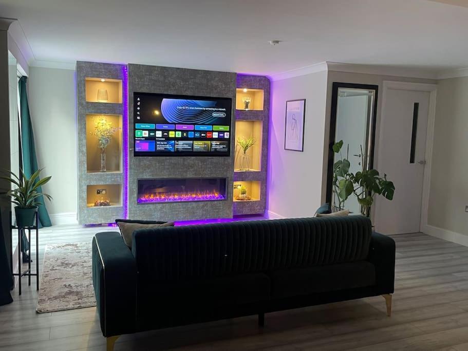 The Exclusive Jacuzzi Apartment Birmingham Exterior photo